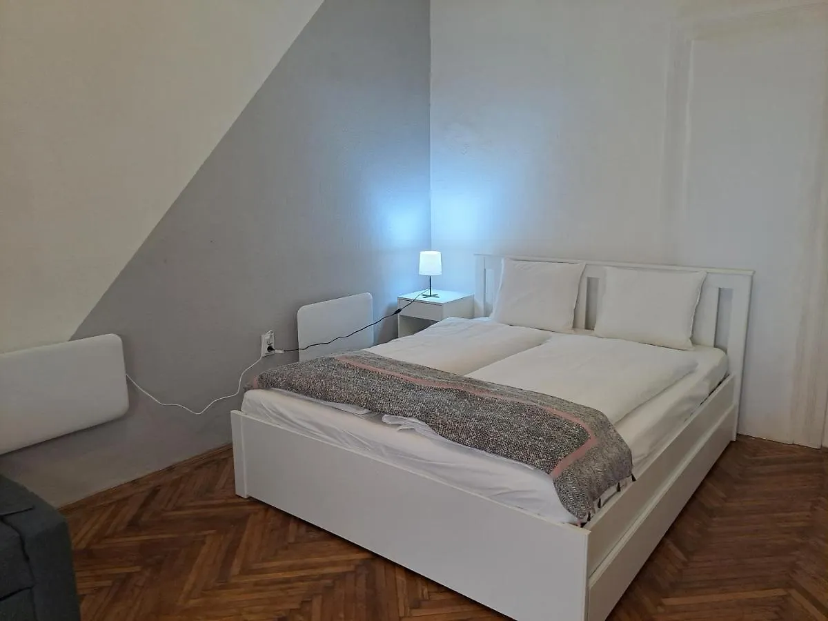 Emerald Apartment Budapest 0*,
