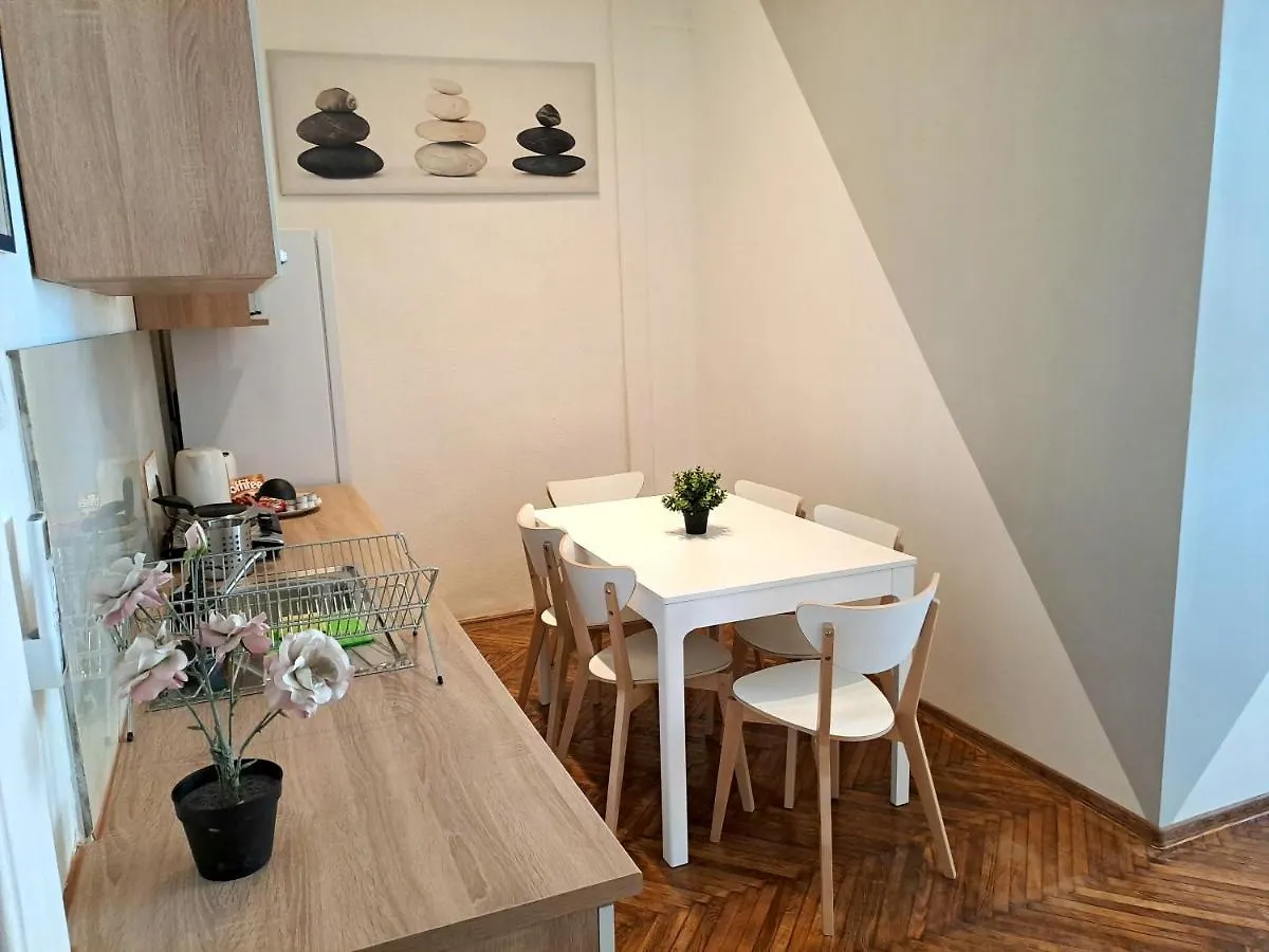 Emerald Apartment Budapest 0*,  Hungary